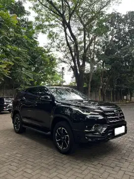 Toyota fortuner GR 2.4 AT tahun 2021 mulus