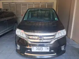 Dijual Nissan Serena HWS 2014 AT