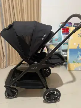Nuna Triv Next 2025 Caviar