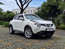 Km Low Asli TDP 9jt Pajak Panjang Juke 1.5 RX Black interior at 2015