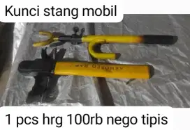 Kunci pengaman stang atau stir mobil
