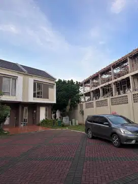 Rumah Siap Huni Strategis Cluster Malibu Village Gading Serpong
