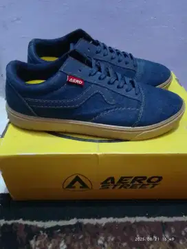 Sepatu Pria Aerostreet Low Gum Navy Denim Size 41 Sneakers Casual