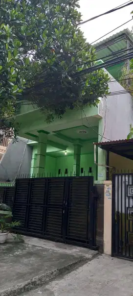 Disewakan rumah 2 lantai siap huni perumahan puri permata
