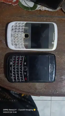 Blackberry Bold dan Curve