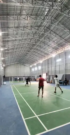 Disewakan Gedung Lapangan Badminton
