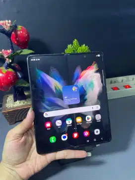 SAMSUNG Z FOLD 3 5G RAM 12/256GB ORIGINAL SEIN INDONESIA

TAMPILAN MEW