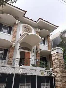 Disewakan rumah terawat full furnished di pondok indah Jakarta seltan