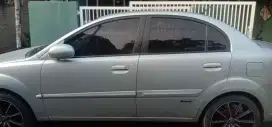 KIA RIO SE 1.4 2011 NEGO AN.SENDIRI SUPER IRIT