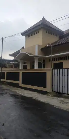 Murah dijual rumah siap huni lokasi ungaran barat startegis