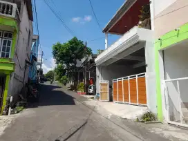 Dijual rumah 2 lantai siap huni pudak payung banyumanik
