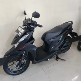 Beat deluxe hitam doff emblem merah 2023 Gbm
