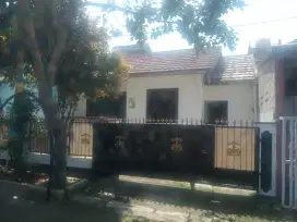 Rumah dalam komplek dengan lingkungan aman/nyaman,Sewa khusus Tahunan