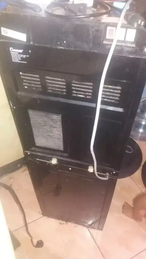Dispenser cosmos galon bawah minus