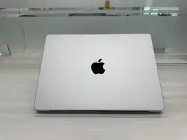 Dijual Macbook Pro M4 Chip 512 GB / 24 GB Silver