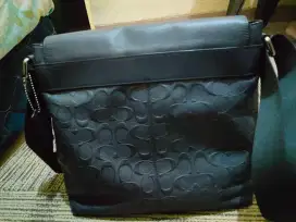 Tas selempang asli merk COACH