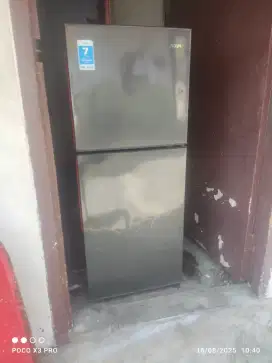 Kulkas 2 pintu merk Aqua segel ori
