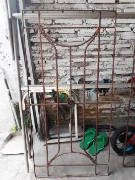 Tralis untuk jendela