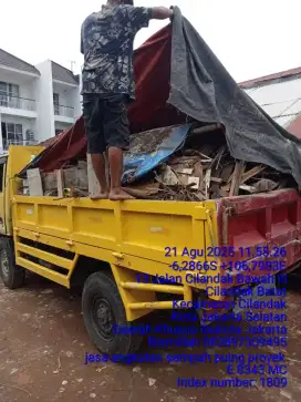Jasa buang puing dan tanah