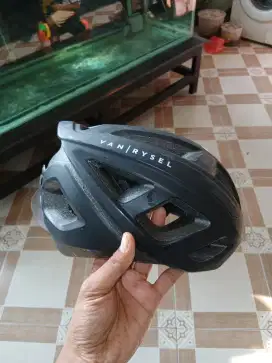 Helm sepeda van rysel