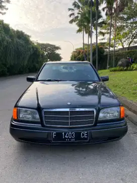 Mercedez benz c180