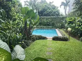 Rumah sewa cilandak ada pool dekat ragunan Jakarta selatan