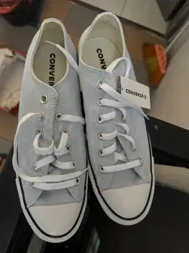 Sepatu converse 8US / 41