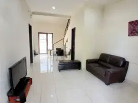 Disewakan Rumah Furnished Cluster Newton Gading Serpong