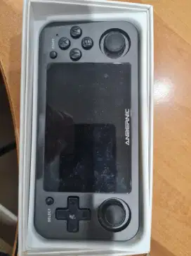Dijual cepat kondisi mulus game consule anbernic