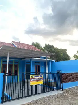 Di kontrakkan Rumah (bangunan baru) Di barat RSA UGM
