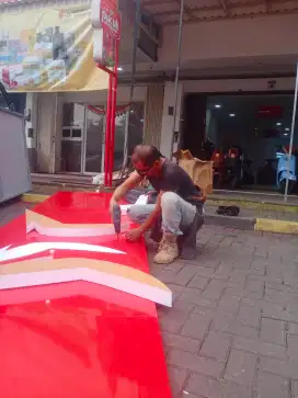 Papan reklame dan neon box