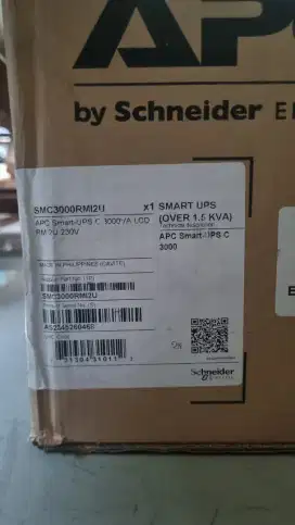 UPS APC SMC3000RMI2U SMART UPS