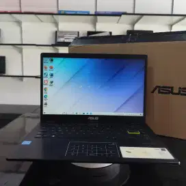 Asus Vivobook E410M RAM 4GB SSD 256GB 14 Slim Fullset Like New