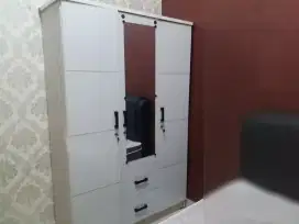 LEMARI PAKAIAN 3 PINTU