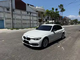 km28rb - BMW 320i sport luxury F30 matic 2018 Putih Facelift