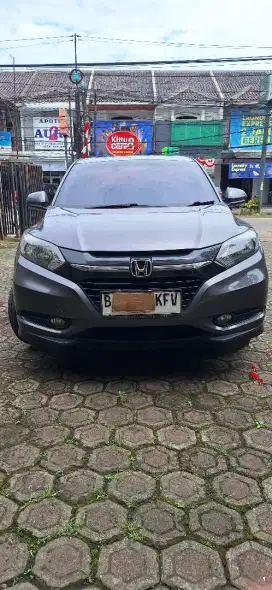 Honda HRV 2017 Type E Automatic Abu Abu Baja Metalic
