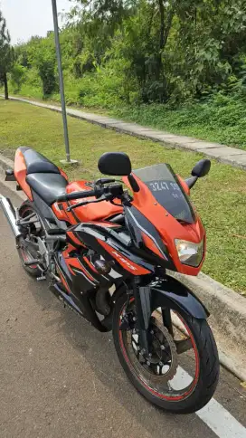 Kawasaki Ninja 150 RR
thn 2015