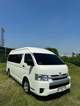 Sewa Hiace 15 Seat+ Sopir – AC Dingin, Armada Bersih, Harga Terjangkau