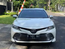 NEW CAMRY V 2.5 AT 2020 PUTIH FULLSET ISTIMEWA SUNROOF TERMURAH