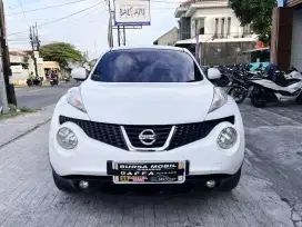 Dp 5jt. NISSAN JUKE RX 2013 AT / AUTOMATIC PUTIH