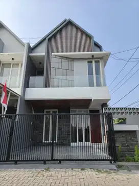 Dijual Rumah Hook Manyar Baru Gress