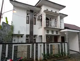 Dijual Rumah Tingkat 3 Lantai Full Furnished Daerah Palebon Pedurungan
