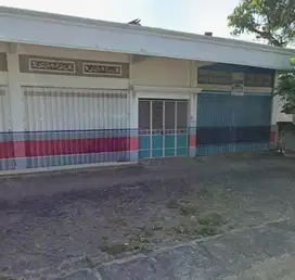 RUMAH DI KELURAHAN WONOKERTO, DUKUN GRESIK