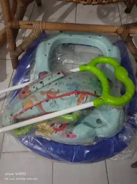 Baby Walker untuk bayi usia 7bln