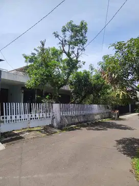 Rumah Hitung Tanah SHM Tengah Kota Di Turangga dkt Buah Batu