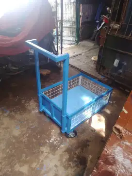 Di jual troli Castor serbaguna ..harga terjangkau ...di dorong enteng