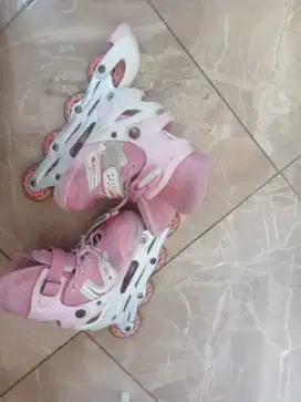 dijual sepatu roda bekas