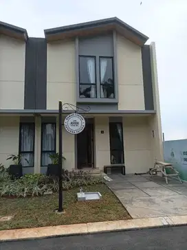 Rumah 2 Lantai Ready Unit di Suvarna Sutera Tangerang Free DP Free AJB