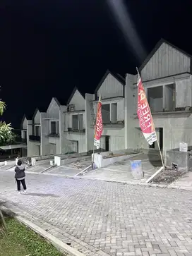 DIJUAL RUMAH 2 LANTAI SIRANDA TERRACE UNDIP TEMBALANG