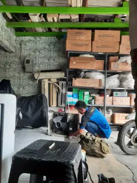 Panggilan jasa perawatan AC rutin ke rumah